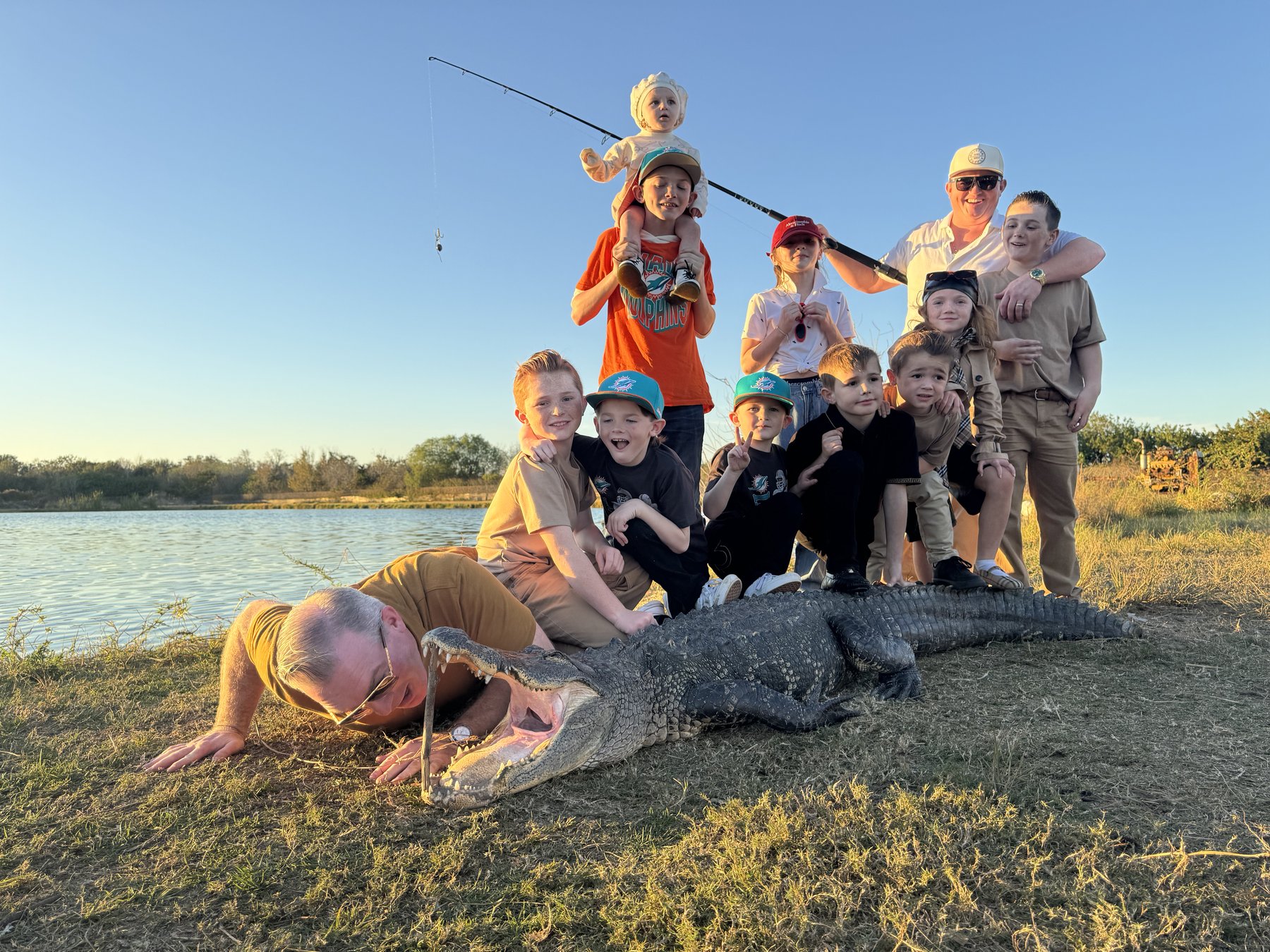 Large family group gator hunt Florida